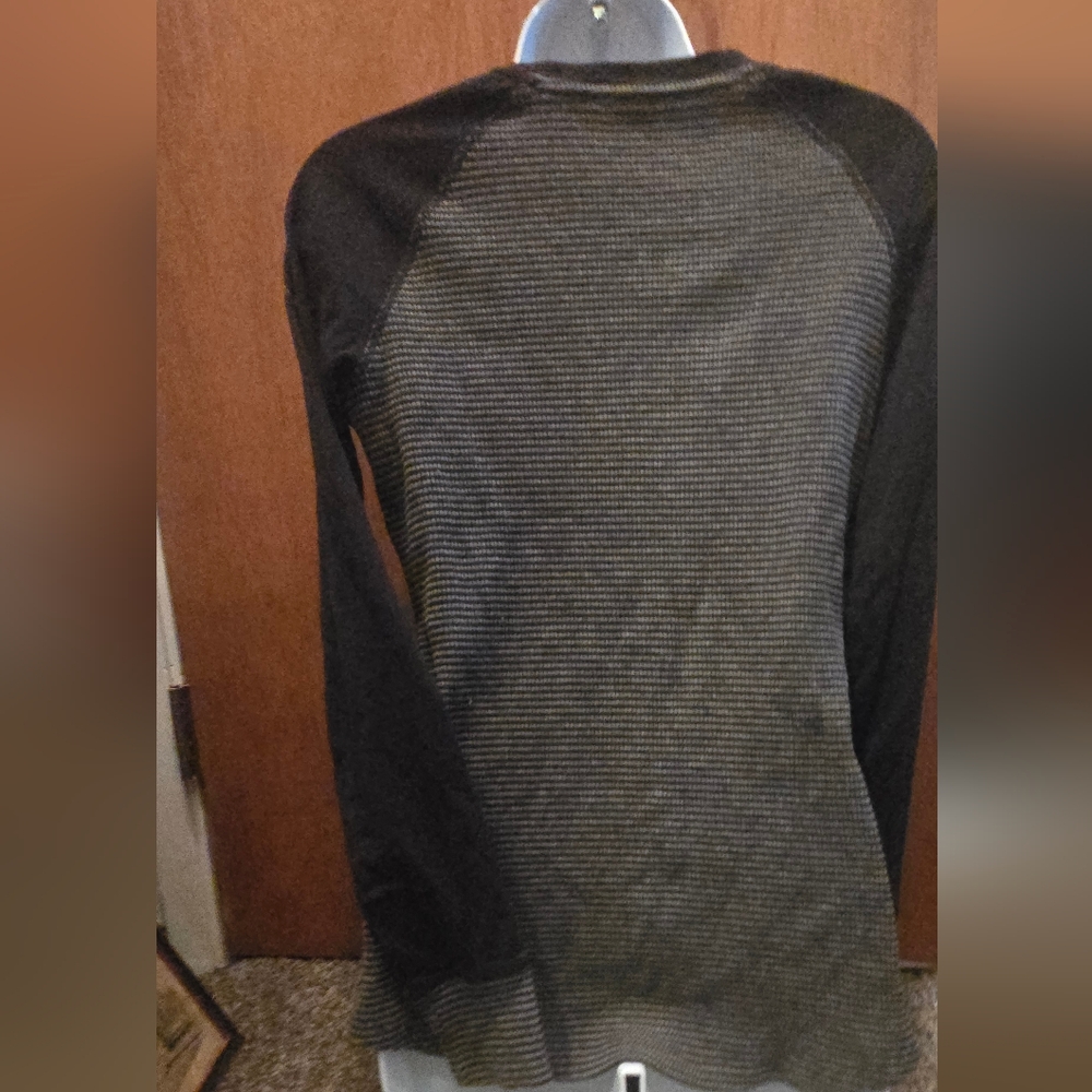 Host Pick! 🎉🎊Columbia Black &Gray Striped Thermal Sweatshirt SzM - Picture 6 of 7